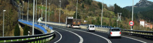 Automatische Kamera-Systeme erkennen und identifizieren Fahrzeuge im Straßenverkehr.